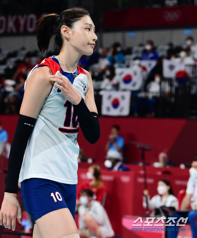 도쿄올림픽결국 채워지지 않은 '배구여제'의 2%, 김연경 없는 ...