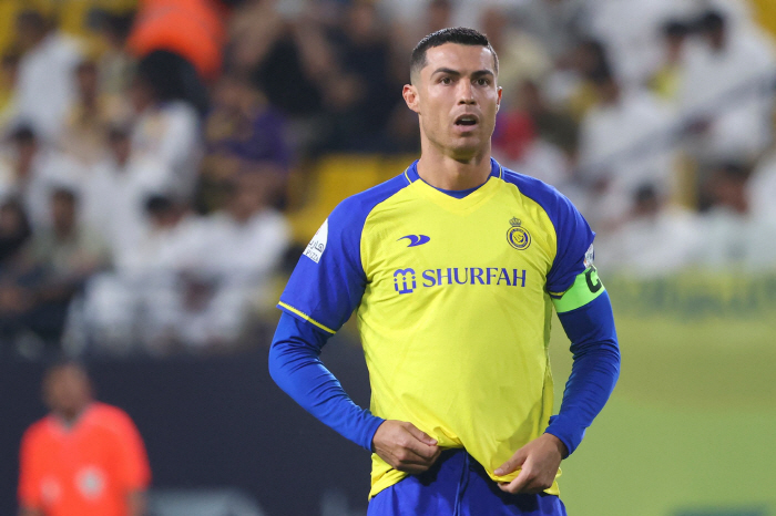 사우디 2030년 월드컵 유치전 철수, 이유는 '슈퍼스타' 영입에 흥청망청 쓰는 돈 때문?