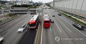 연휴 마지막 밤 고속도로 정체 해소…소통 원활