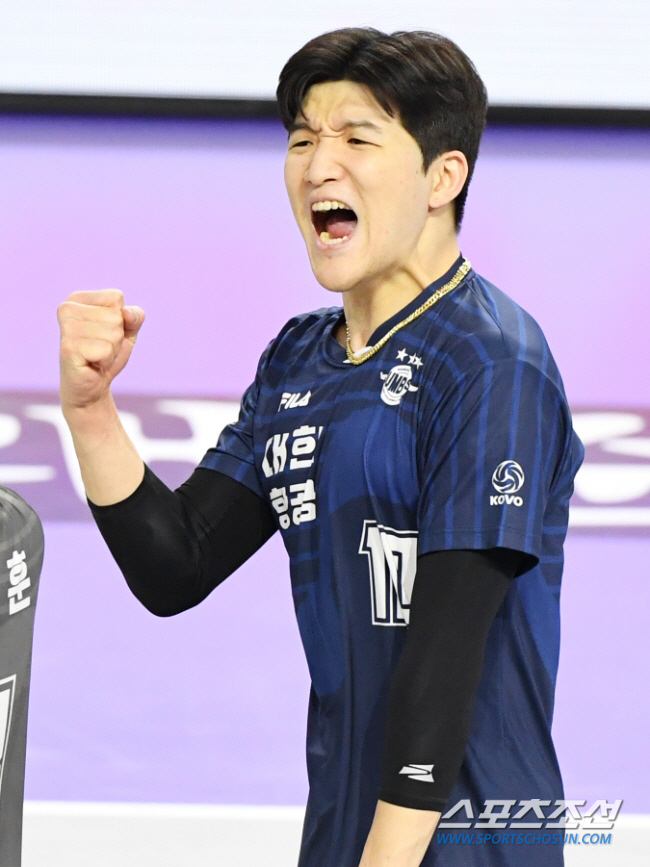 '역사 도전' 대한항공 개막전 악재, 정지석 허리 통증 결장…현대캐피탈 김명관도 발목 부상
