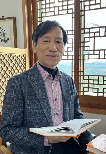 [휴먼n스토리] 토종학자가 영문 '무역실무 가이드 북' 발간