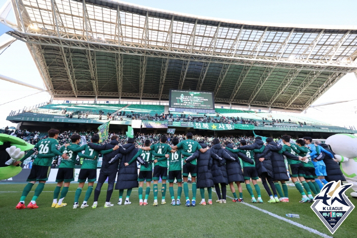 이정효의 광주, "단 감독 연봉 얼마에요?" 도발 후 다시 만난 전북에 또 패배, 송민규 1골1도움