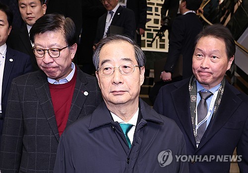 엑스포 유치 불발 아쉽지만…최태원, 글로벌 경영 행보 계속