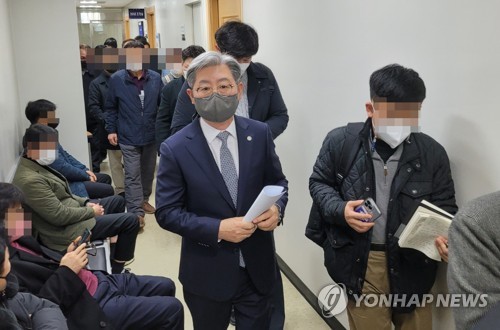 '강제추행 혐의' 오태완 의령군수 항소심 선고 내달로 연기