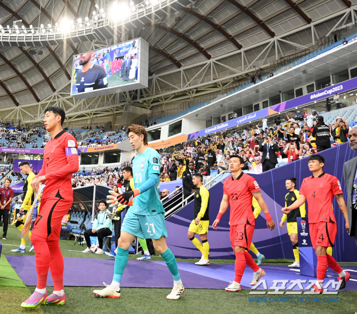 [말레이전Live]정우영 선제골! 한국 1-0 말레이시아 전반 진행 중