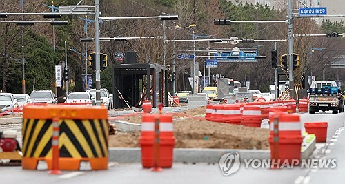 창원 S-BRT 공정률 70%…버스정류장 설치·도로 재포장 남아