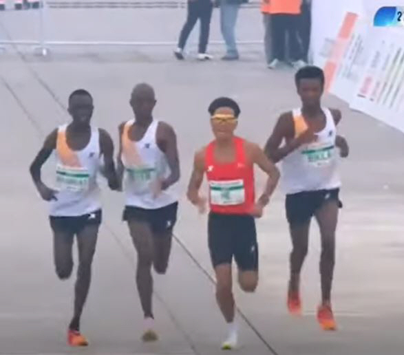 "中마라톤 스타,우승 병풍 선 아프리카 선수들" 베이징하프마라톤 조작 논란 후끈[BBC]