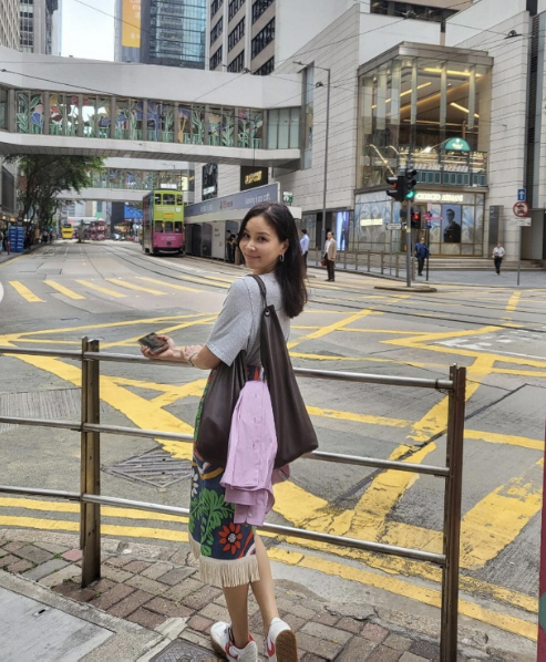 고소영, "일과 우정 둘 다 놓치지 않을 거예요"..수수한 모습으로 '홍콩 여행' 인증