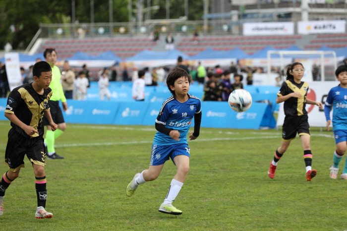 새로운 스포츠 문화 '2024 행복 양구컵 전국 유소년 축구클럽 페스티벌', 11일 성대히 개막