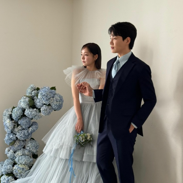 '결혼 D-1' 김기리, 웨딩화보서 느껴지는 '선남선녀' 포스…"잘 가겠다"