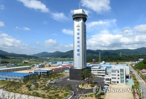 '승강기산업 중심' 거창군 스마트 승강기 몽골에 첫 수출
