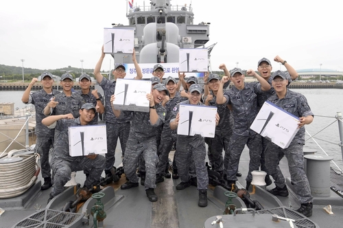 소니 인터랙티브 엔터, 해군 2함대에 PS5 50대 기부