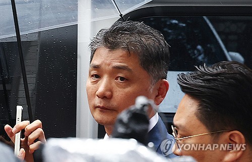 검찰, 구속 김범수 이틀 연속 조사…"공모 증거 충분히 확보"
